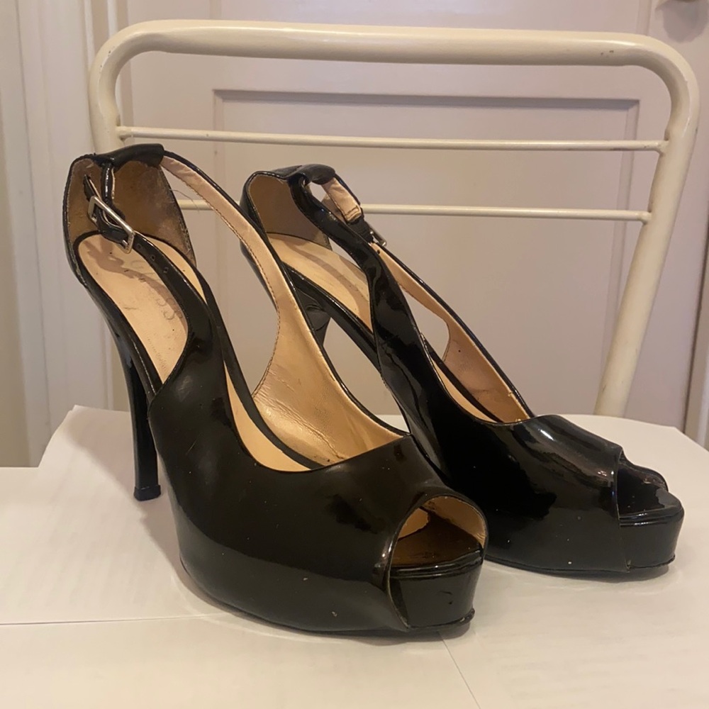 Guess Black Patent  Stiletto Pumps Peep Toe SZ 7.5